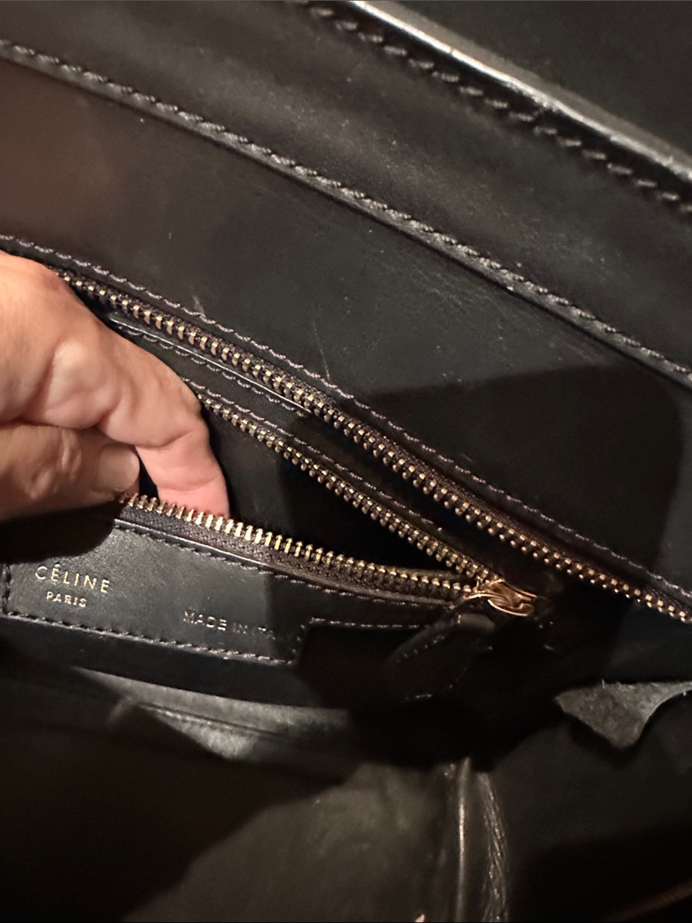 Classic Black  Leather Tote Bag - Women's Everyday Carry - Picture 4 of 10